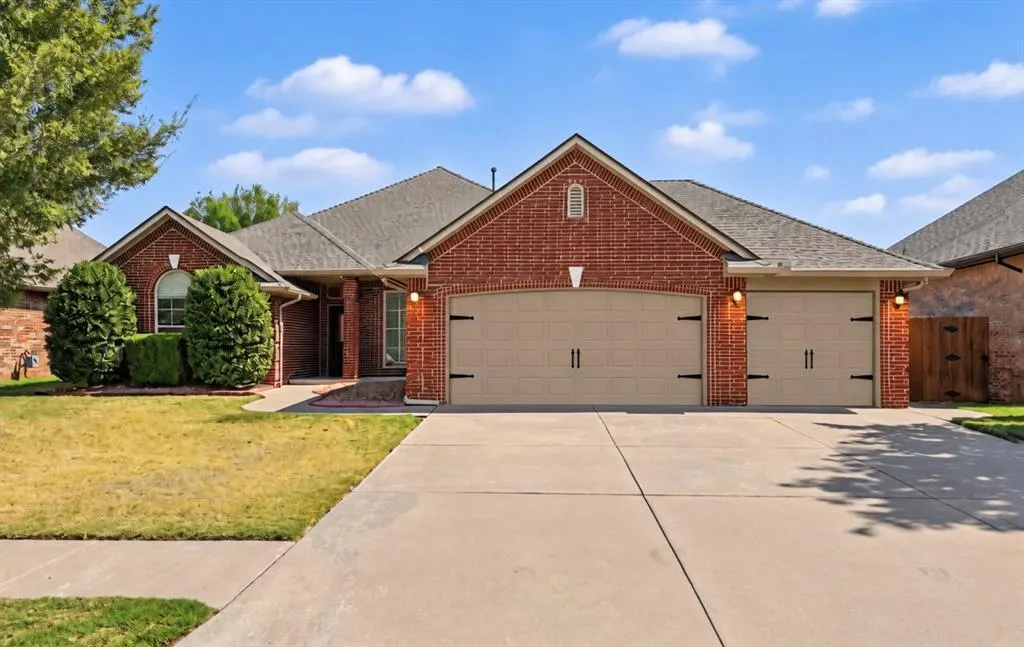 Photo 2 — 13608 Legacy Court, Oklahoma City, OK 73170