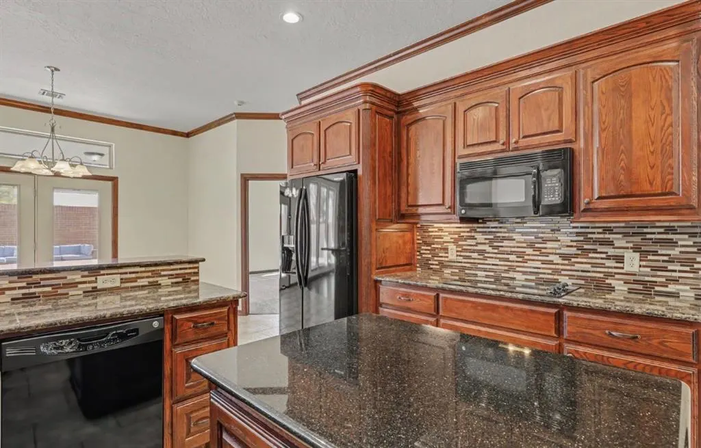 Photo 6 — 13608 Legacy Court, Oklahoma City, OK 73170