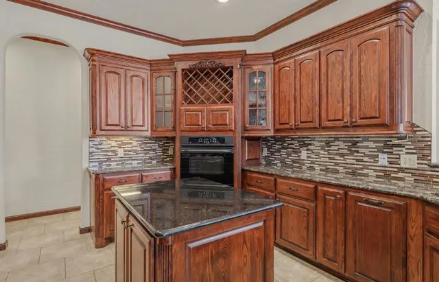 Photo 7 — 13608 Legacy Court, Oklahoma City, OK 73170