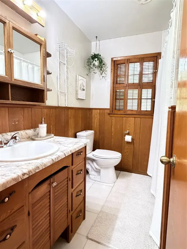 Photo 2 — 422 Northcutt Drive, Lindsay, OK 73052