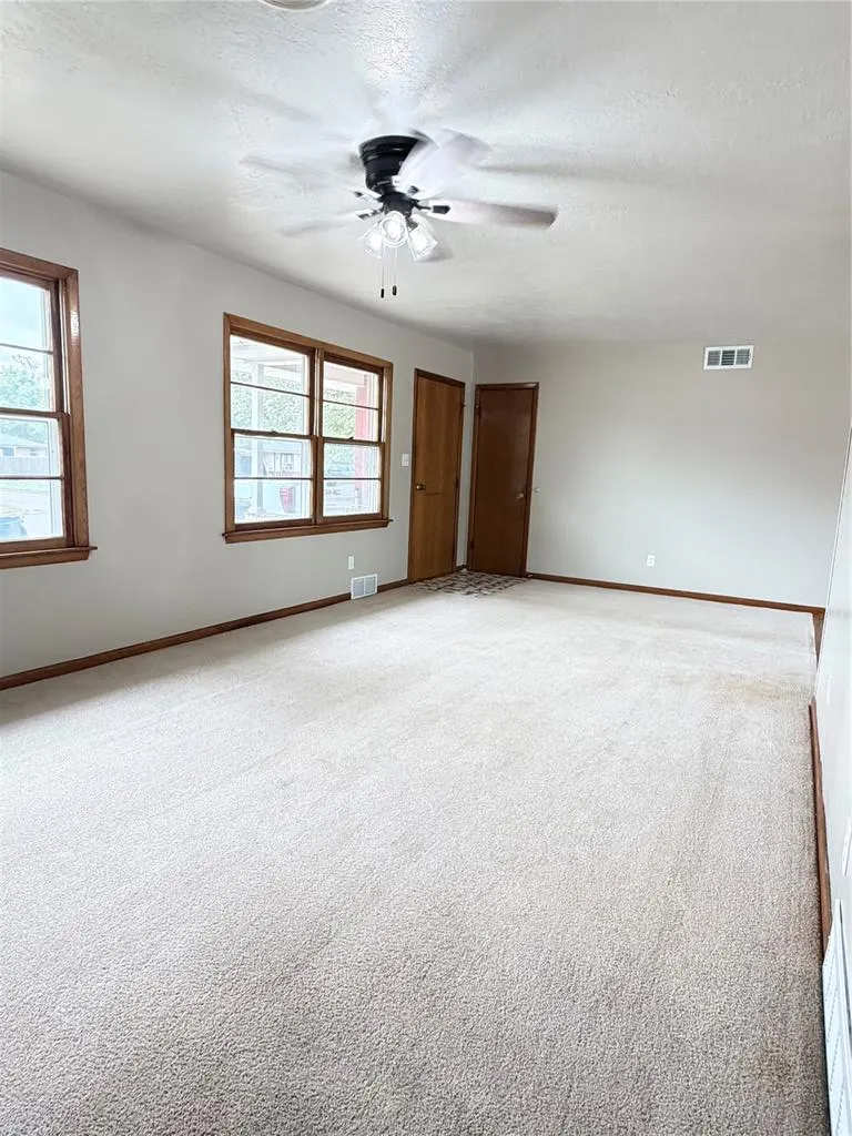 Photo 4 — 422 Northcutt Drive, Lindsay, OK 73052