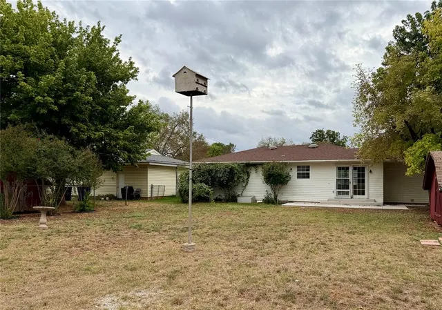 Photo 7 — 422 Northcutt Drive, Lindsay, OK 73052