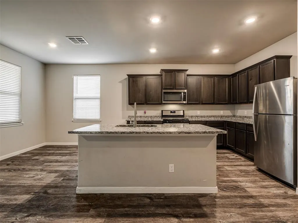 Photo 6 — 901 NW 3rd Street, Newcastle, OK 73065