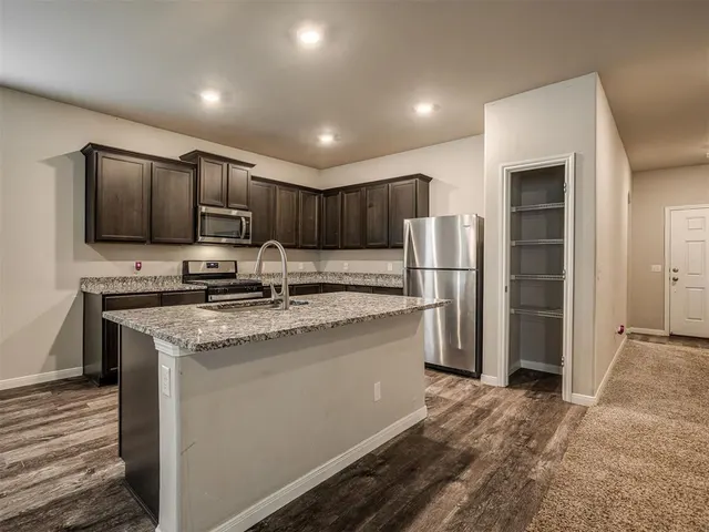 Photo 7 — 901 NW 3rd Street, Newcastle, OK 73065