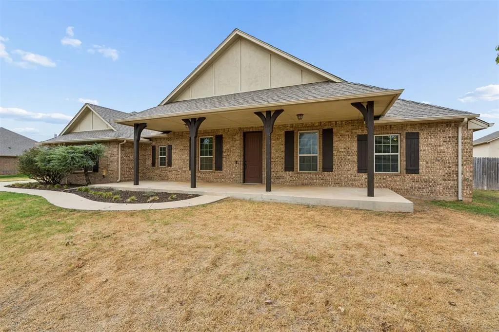 Photo 2 — 12205 Autumn Brook, Guthrie, OK 73044