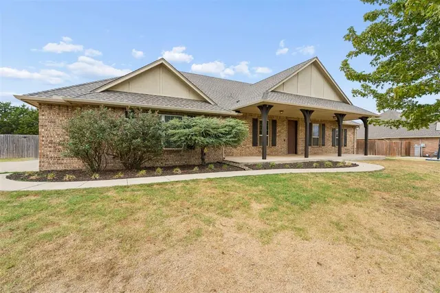 Photo 4 — 12205 Autumn Brook, Guthrie, OK 73044