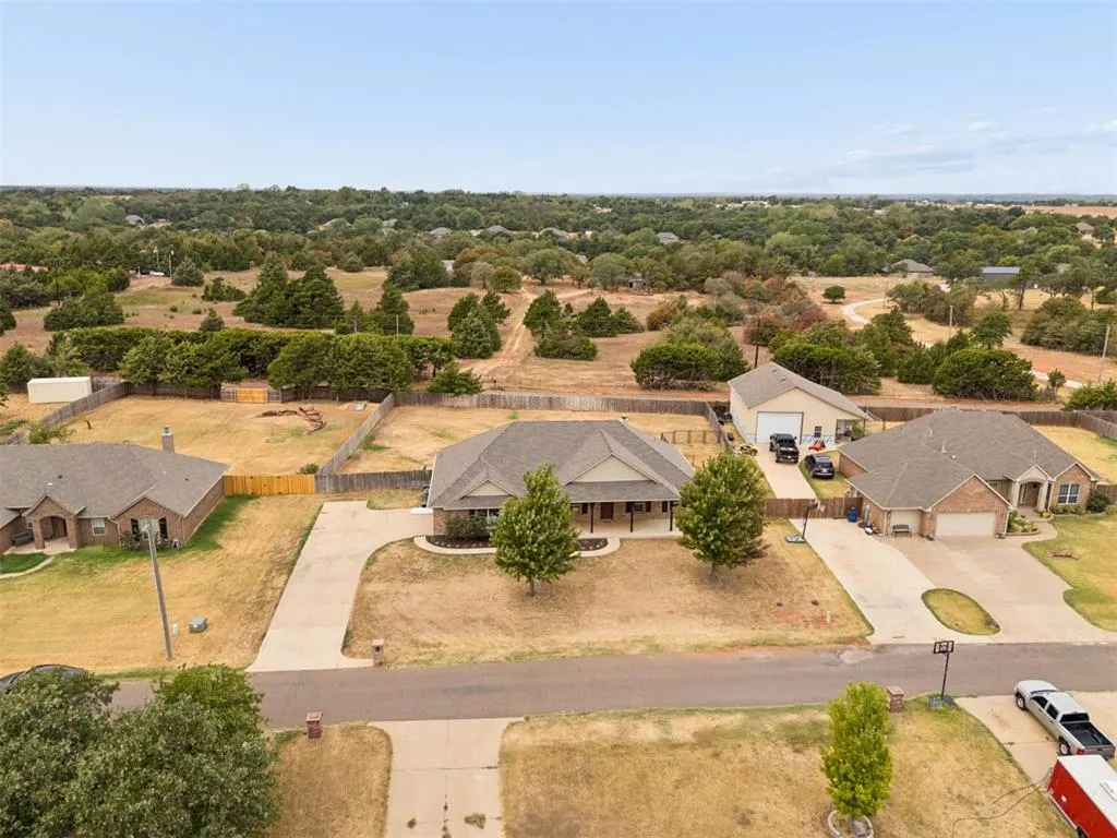 Photo 9 — 12205 Autumn Brook, Guthrie, OK 73044