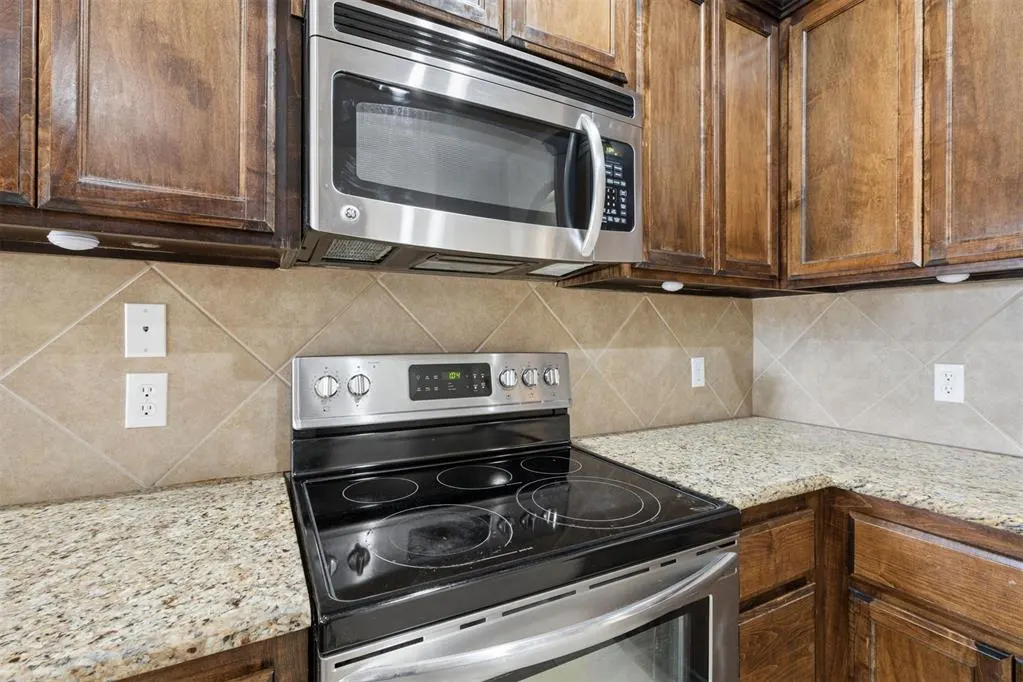 Photo 24 — 12205 Autumn Brook, Guthrie, OK 73044