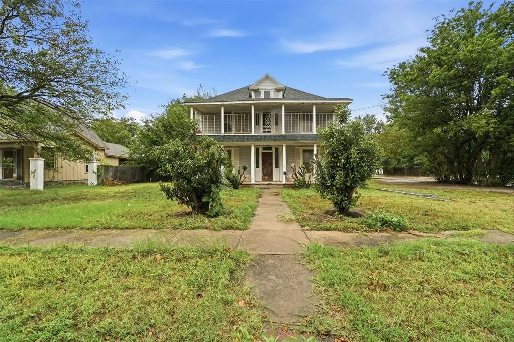 Photo 5 — 421 N Kentucky Avenue, Mangum, OK 73554