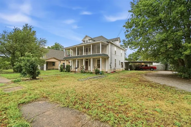 Photo 6 — 421 N Kentucky Avenue, Mangum, OK 73554