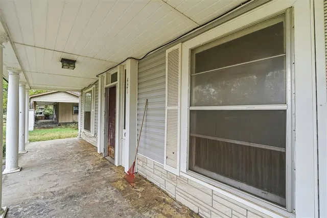 Photo 8 — 421 N Kentucky Avenue, Mangum, OK 73554