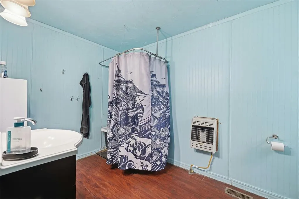 Photo 28 — 421 N Kentucky Avenue, Mangum, OK 73554