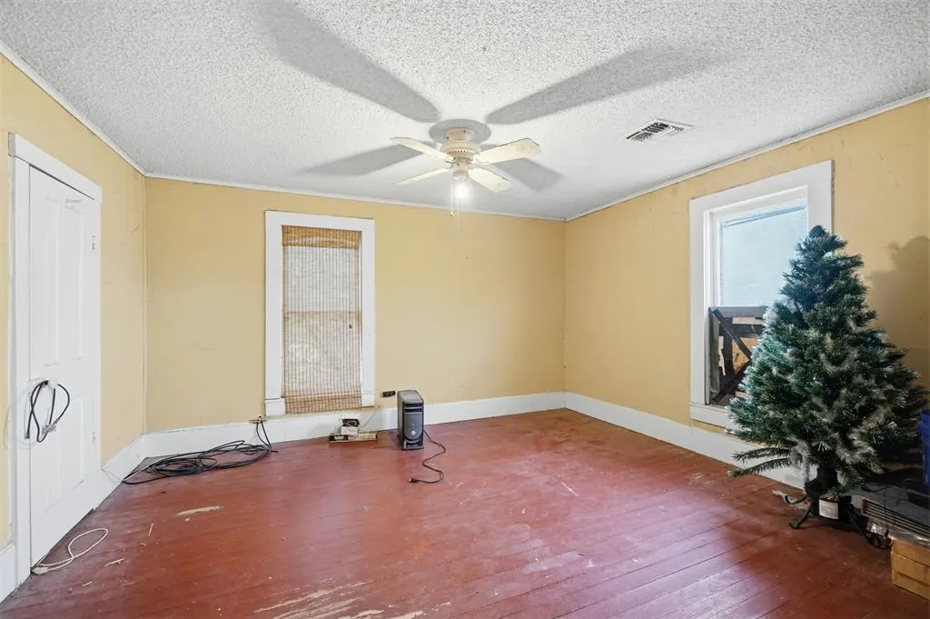 Photo 30 — 421 N Kentucky Avenue, Mangum, OK 73554