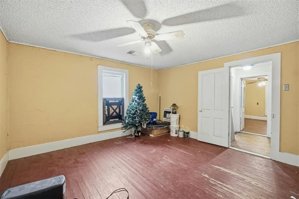 Photo 32 — 421 N Kentucky Avenue, Mangum, OK 73554