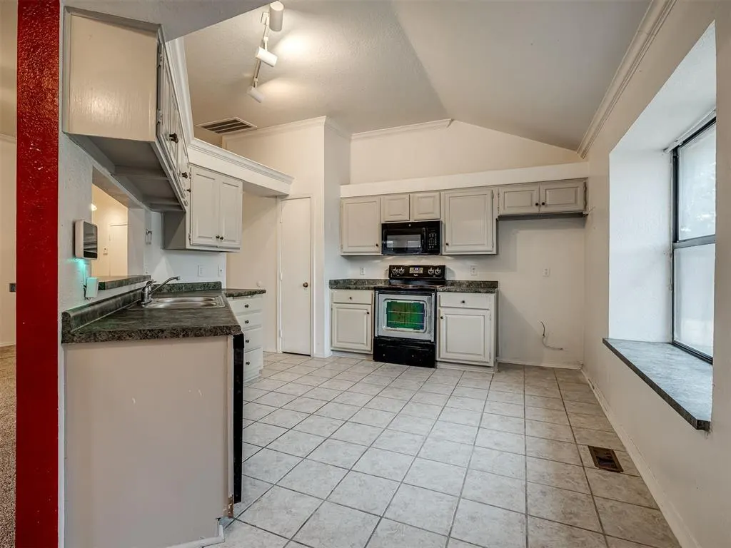 Photo 9 — 7804 NW 82nd Street, Oklahoma City, OK 73132