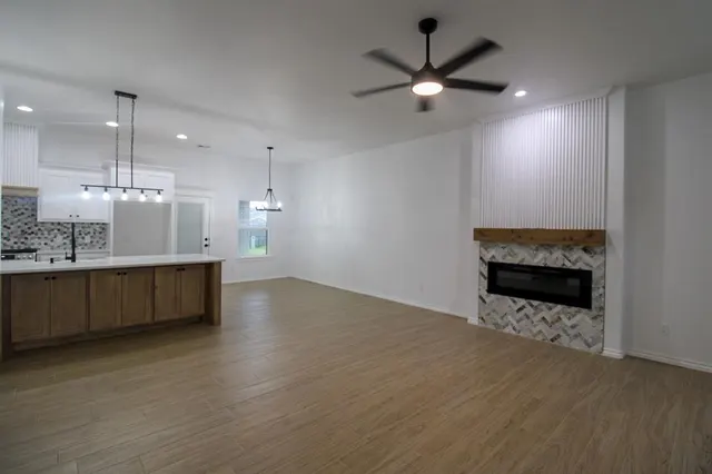 Photo 4 — 606 Laurel Grove, Washington, OK 73093