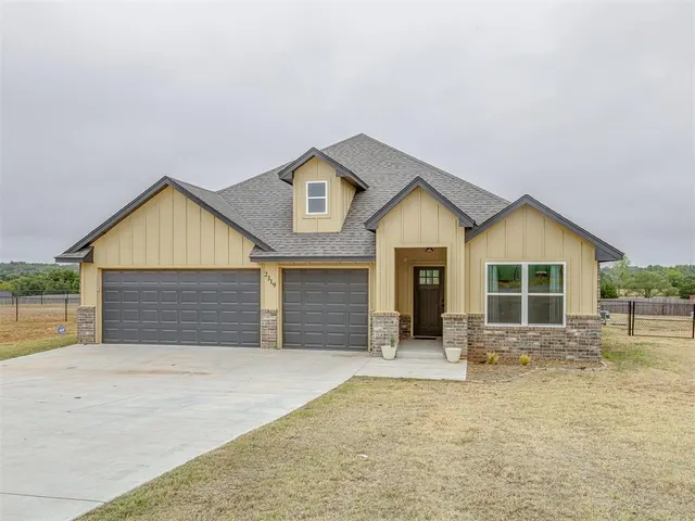 Photo 2 — 2319 N Greys Harbor Road, Blanchard, OK 73010