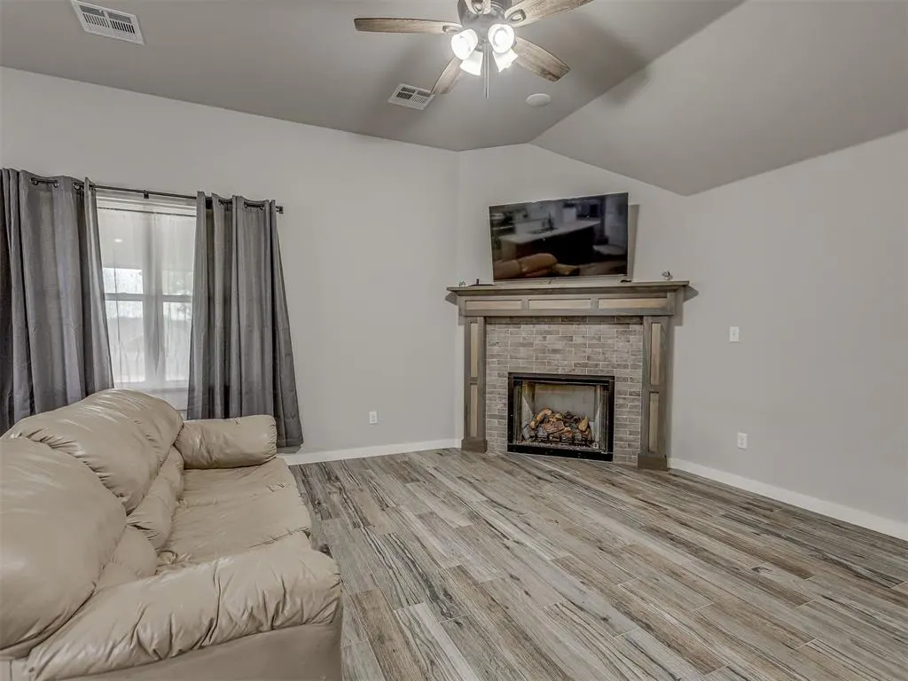 Photo 10 — 2319 N Greys Harbor Road, Blanchard, OK 73010