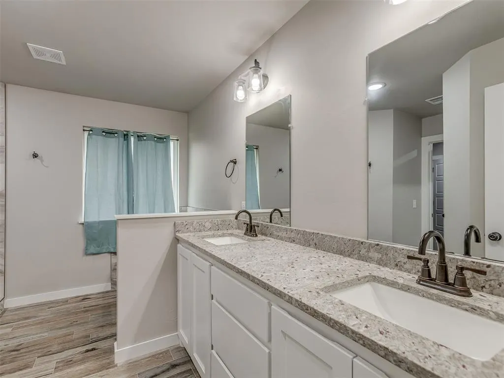Photo 25 — 2319 N Greys Harbor Road, Blanchard, OK 73010