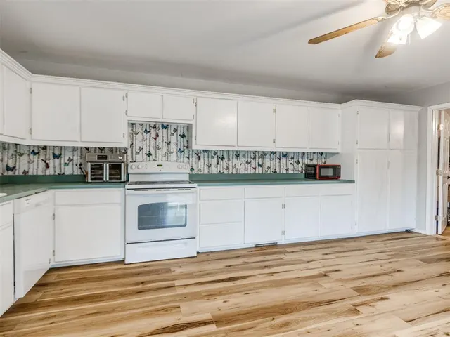 Photo 6 — 2112 County Road 1247, Tuttle, OK 73089