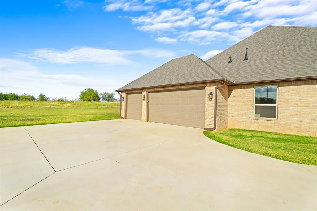 Photo 46 — 2401 Heathery Park, Oklahoma City, OK 73128