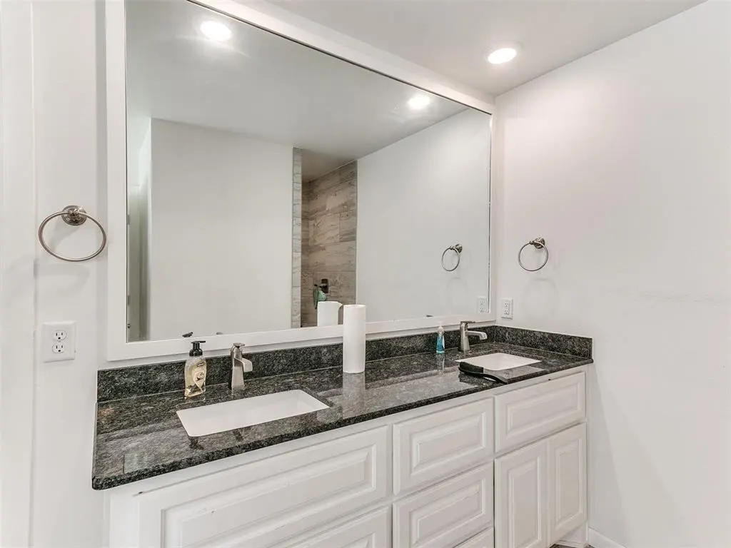 Photo 11 — 9225 NW 88th Street, Yukon, OK 73099