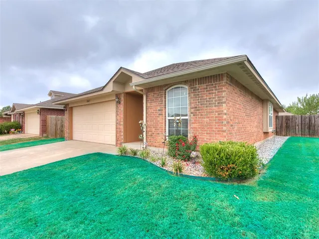 Photo 4 — 8001 Eagle Circle, Oklahoma City, OK 73135