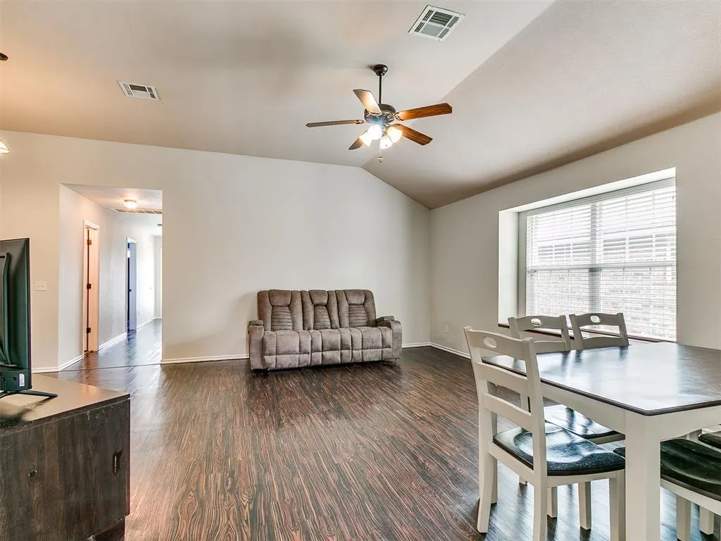 Photo 6 — 8001 Eagle Circle, Oklahoma City, OK 73135