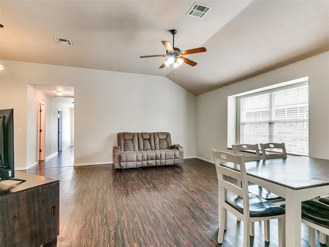 Photo 6 — 8001 Eagle Circle, Oklahoma City, OK 73135