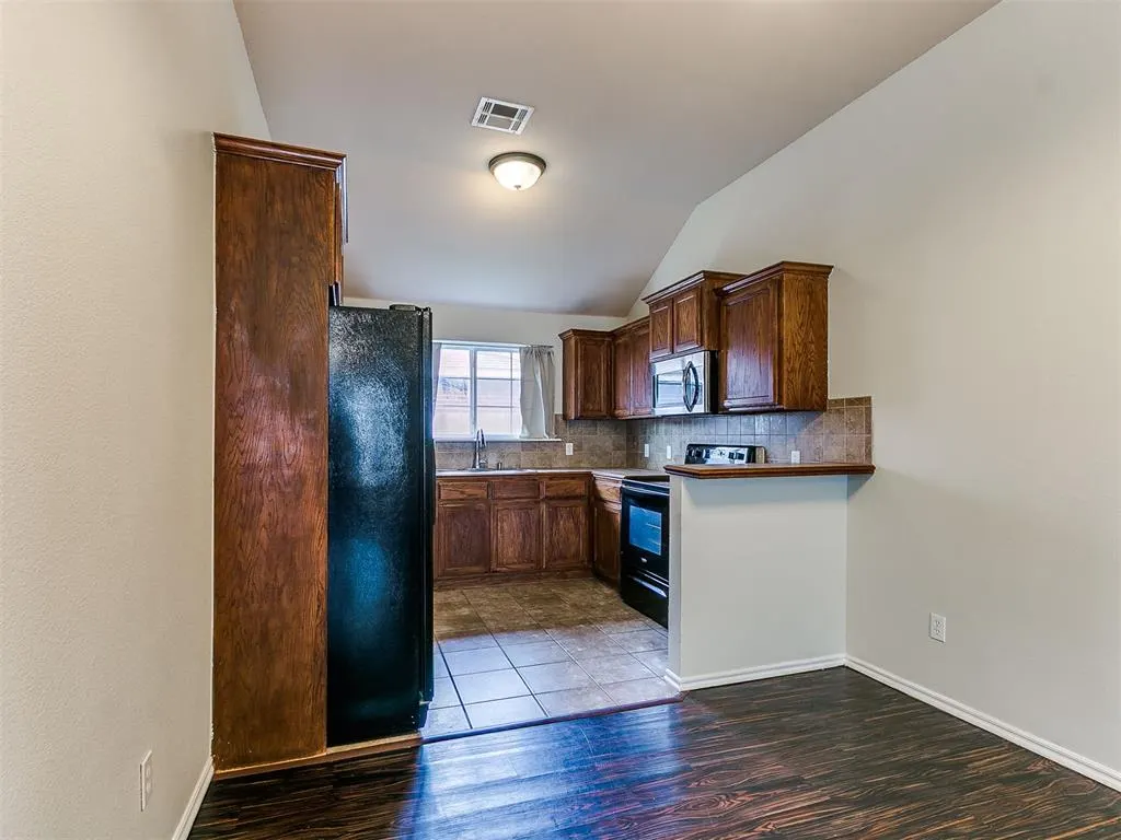 Photo 13 — 8001 Eagle Circle, Oklahoma City, OK 73135