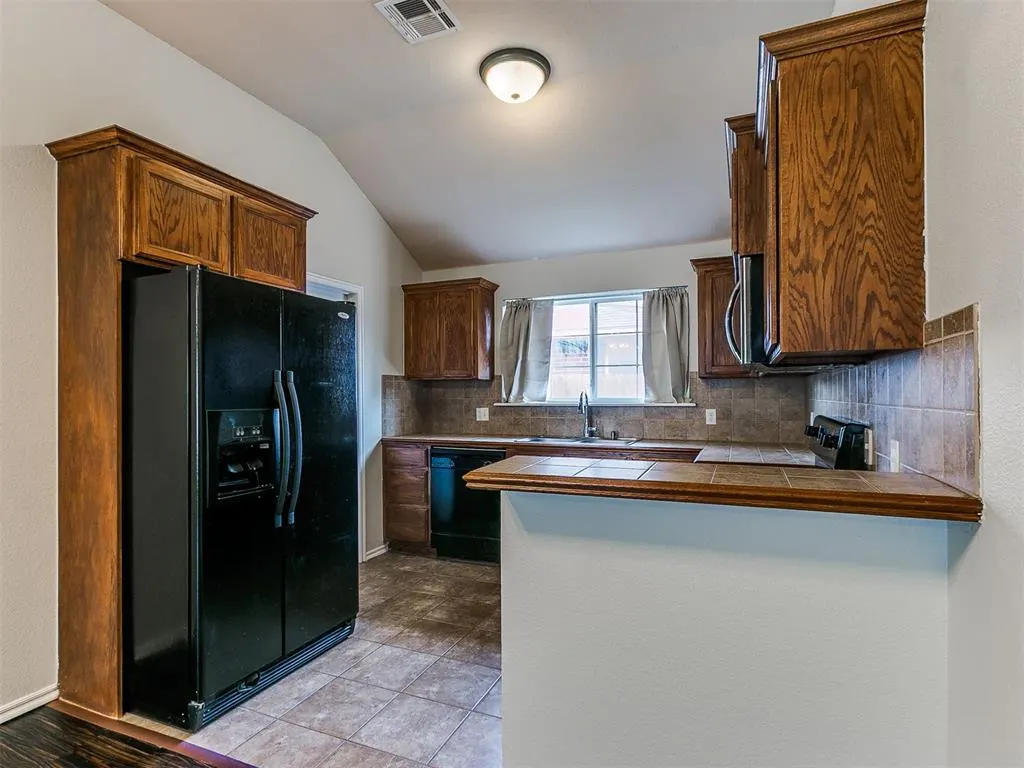 Photo 14 — 8001 Eagle Circle, Oklahoma City, OK 73135