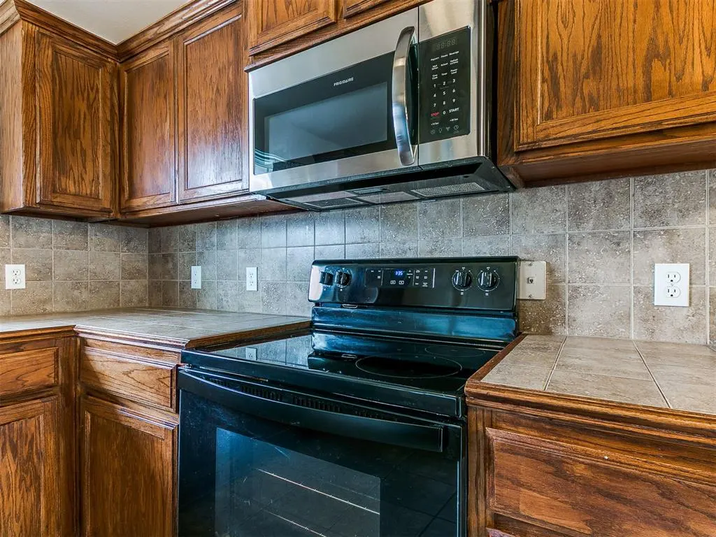 Photo 16 — 8001 Eagle Circle, Oklahoma City, OK 73135