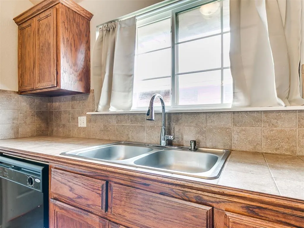 Photo 17 — 8001 Eagle Circle, Oklahoma City, OK 73135
