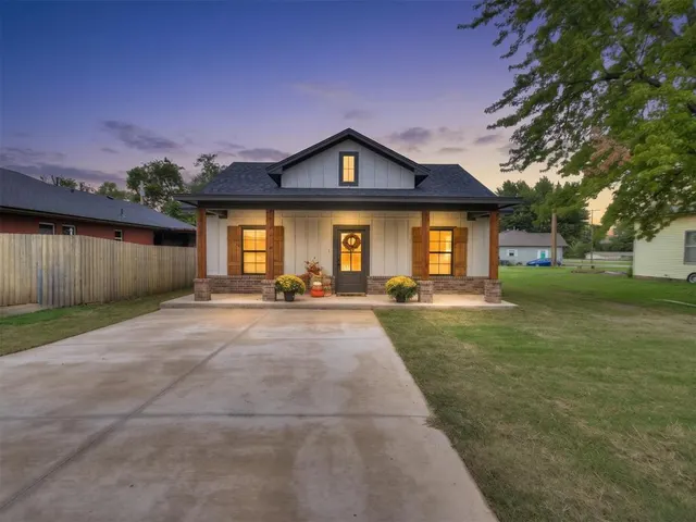 Photo 2 — 226 E Oklahoma Avenue, Kingfisher, OK 73750