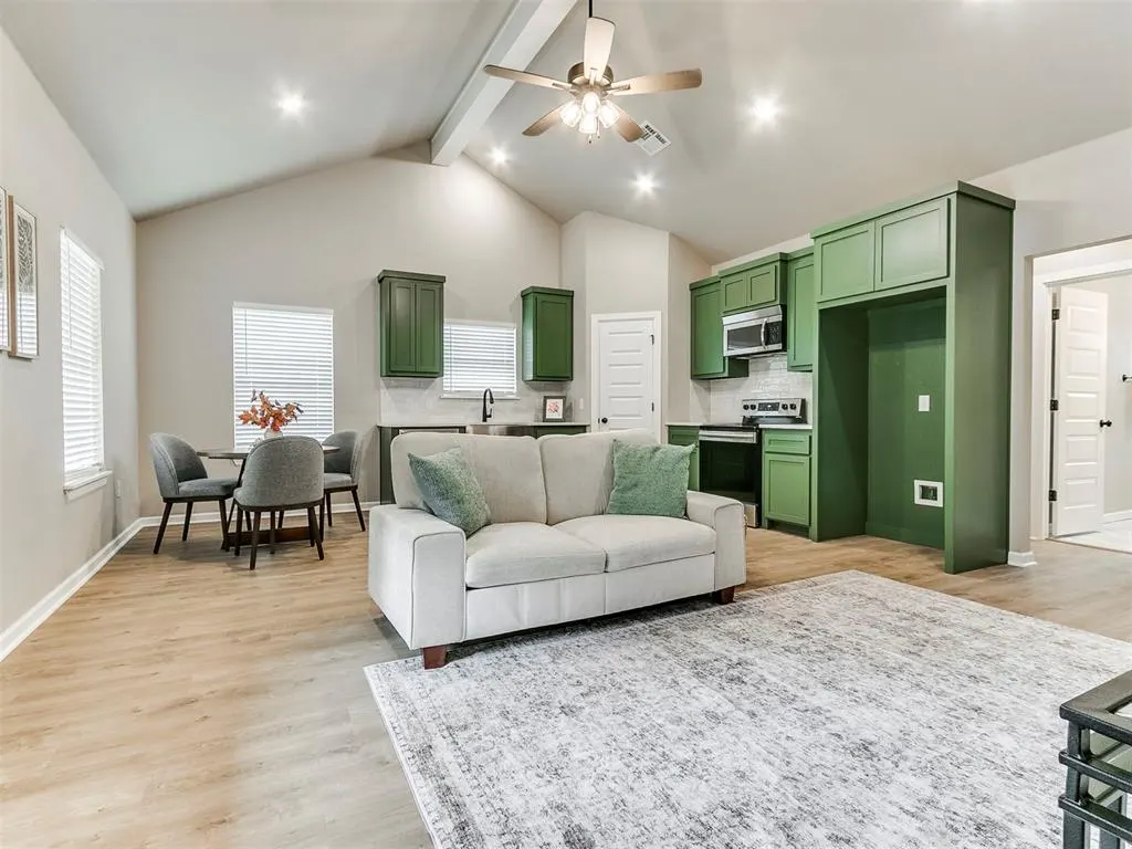 Photo 3 — 226 E Oklahoma Avenue, Kingfisher, OK 73750