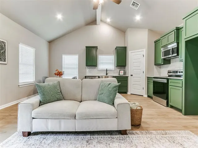 Photo 4 — 226 E Oklahoma Avenue, Kingfisher, OK 73750