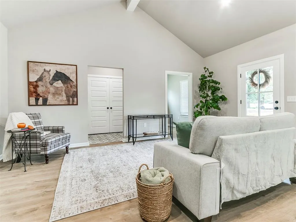 Photo 8 — 226 E Oklahoma Avenue, Kingfisher, OK 73750
