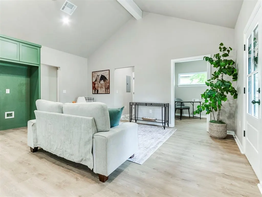Photo 10 — 226 E Oklahoma Avenue, Kingfisher, OK 73750