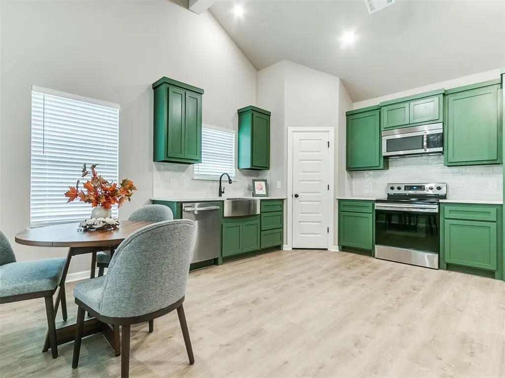 Photo 11 — 226 E Oklahoma Avenue, Kingfisher, OK 73750