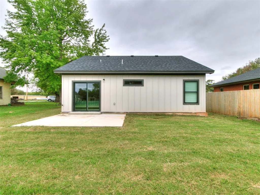 Photo 33 — 226 E Oklahoma Avenue, Kingfisher, OK 73750