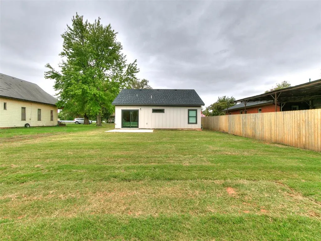 Photo 34 — 226 E Oklahoma Avenue, Kingfisher, OK 73750