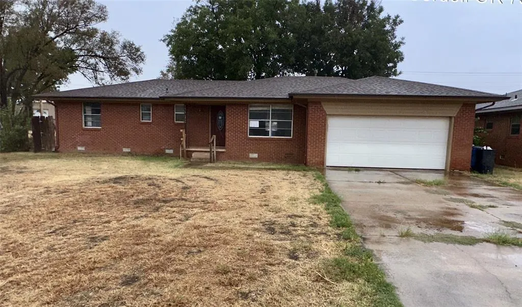 Front exterior — 820 N Meta Street, Cordell, OK 73632