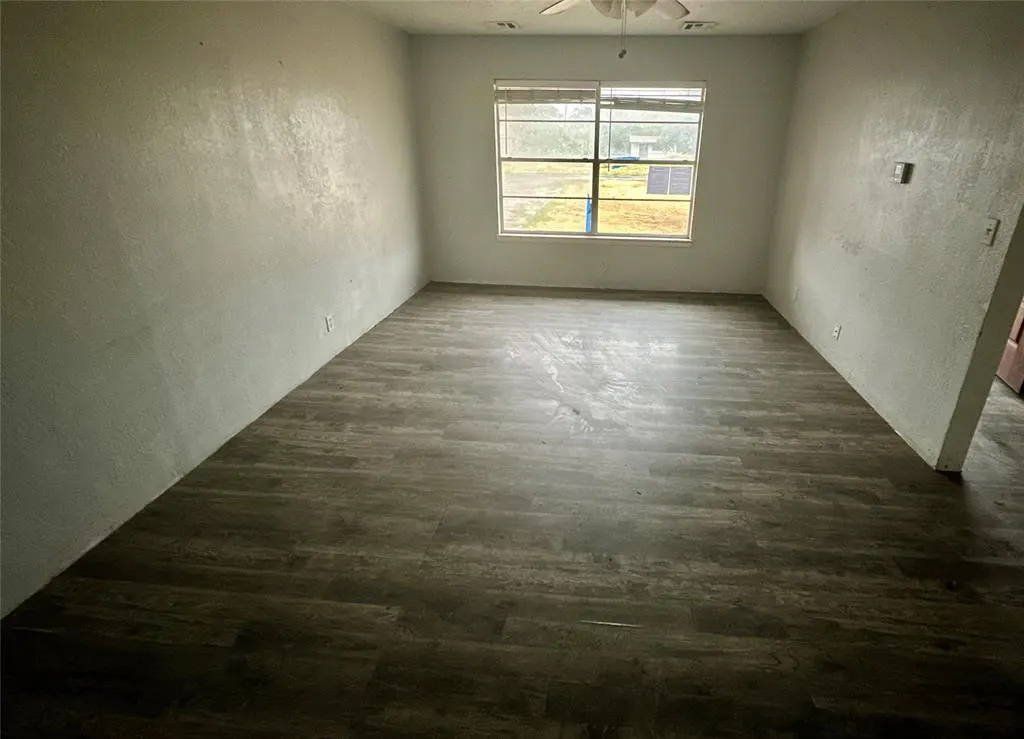 Photo 2 — 820 N Meta Street, Cordell, OK 73632