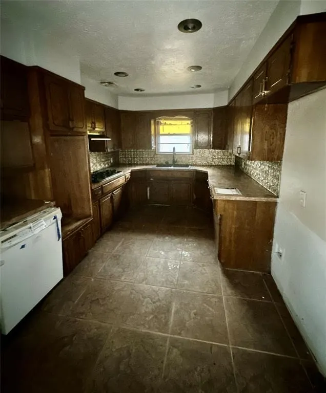 Photo 4 — 820 N Meta Street, Cordell, OK 73632