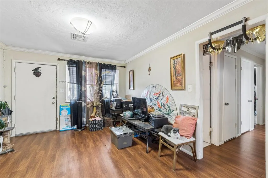 Photo 3 — 908 SW 3rd Street, Moore, OK 73160