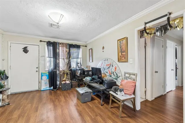Photo 3 — 908 SW 3rd Street, Moore, OK 73160