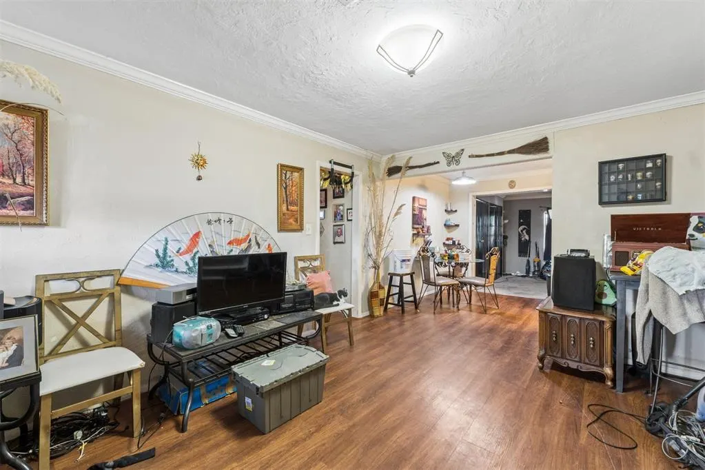 Photo 4 — 908 SW 3rd Street, Moore, OK 73160