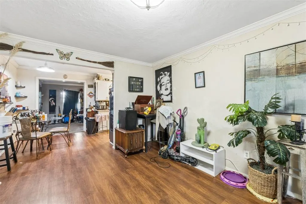 Photo 5 — 908 SW 3rd Street, Moore, OK 73160