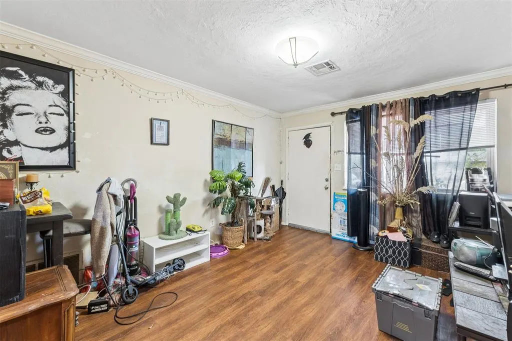 Photo 6 — 908 SW 3rd Street, Moore, OK 73160