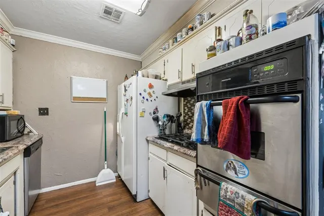 Photo 8 — 908 SW 3rd Street, Moore, OK 73160